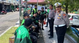Satlantas polres Sumenep memberikan himbauan kepada para ojol 