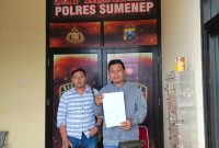 Sekretaris dan anggota IWO Sumenep usai laporan di Polres Sumenep 