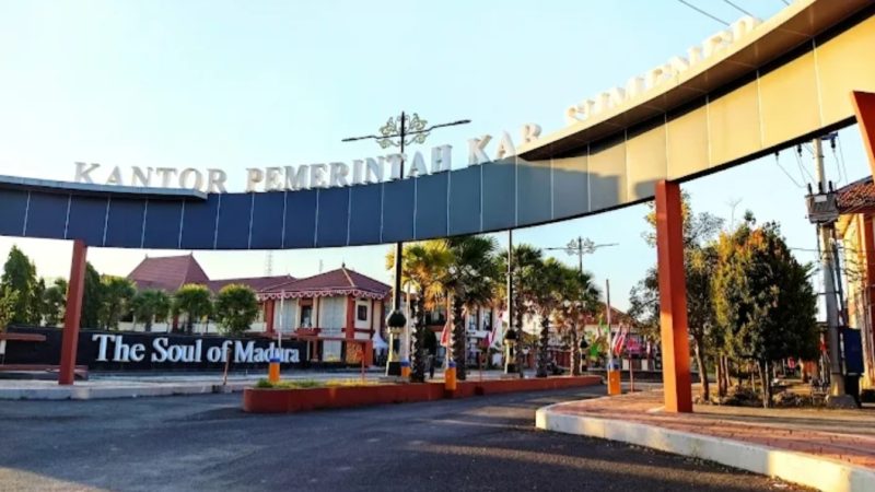 Pintu masuk Kantor Pemkab Sumenep 